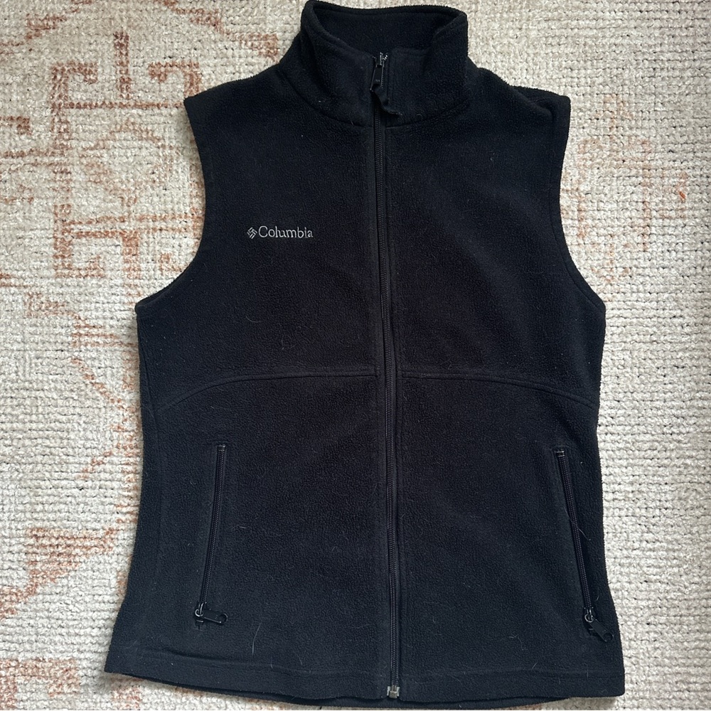 Women’s Columbia fleece black vest